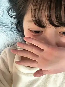 Snapshot of miko_nyan chatting on 12/17/25, 04:39 miko nyan online show from 12/17/25, 04:39