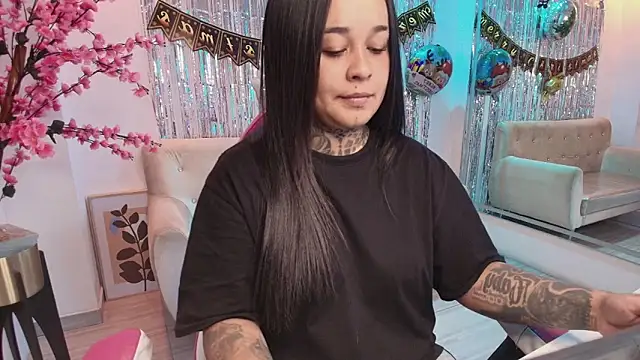 Black roseee online show from 12/19/25, 08:11