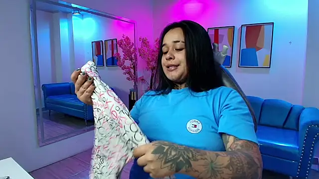 Black roseee online show from 09/25/25, 03:34