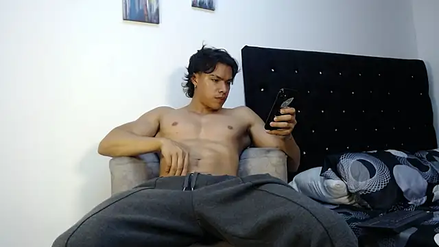 adriel escalante online show from 11/25/25, 03:29