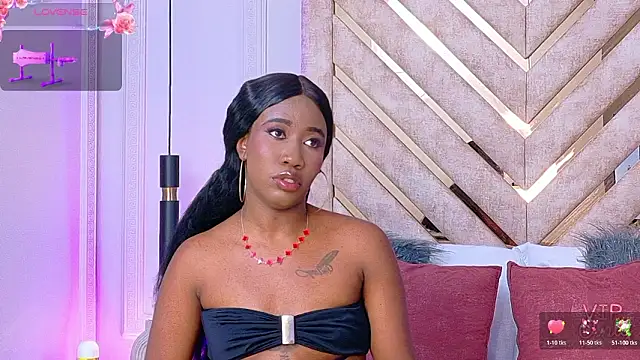 Snapshot of Rossie-Cameron chatting on 02/10/26, 08:30 Rossie-Cameron online show from 02/10/26, 08:30