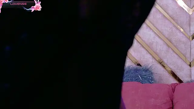 Snapshot of Rossie-Cameron chatting on 02/12/26, 02:39 Rossie-Cameron online show from 02/12/26, 02:39