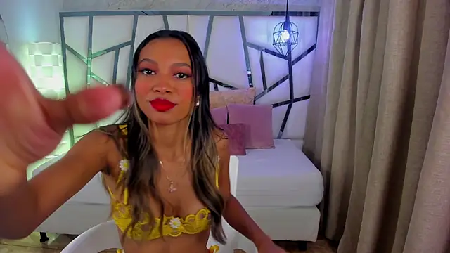 Susanna Cute online show from 12/22/25, 12:38