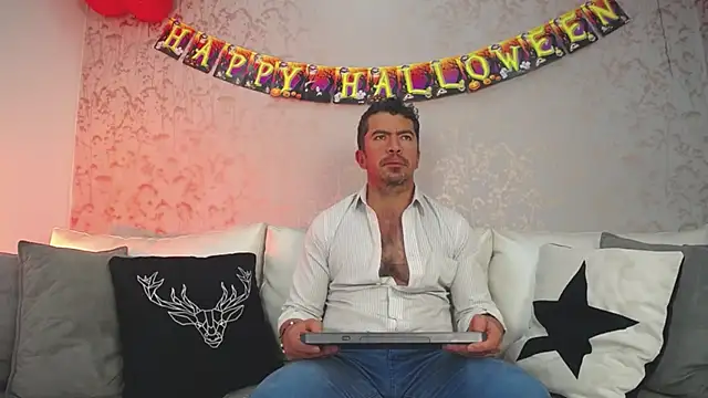 Snapshot of JuanKarloz_ chatting on 10/09/25, 01:33 JuanKarloz online show from 10/09/25, 01:33