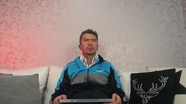 Snapshot of JuanKarloz_ chatting on 09/18/25, 01:36 JuanKarloz online show from 09/18/25, 01:36