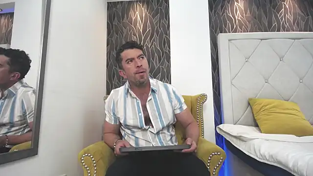 Snapshot of JuanKarloz_ chatting on 09/24/25, 01:39 JuanKarloz online show from 09/24/25, 01:39