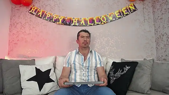 Snapshot of JuanKarloz_ chatting on 10/07/25, 01:45 JuanKarloz online show from 10/07/25, 01:45