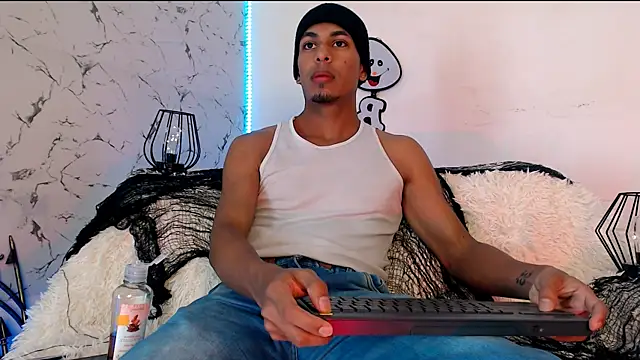 lorian vikel online show from 10/05/25, 09:49