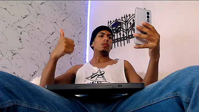 lorian vikel online show from 10/12/25, 08:54