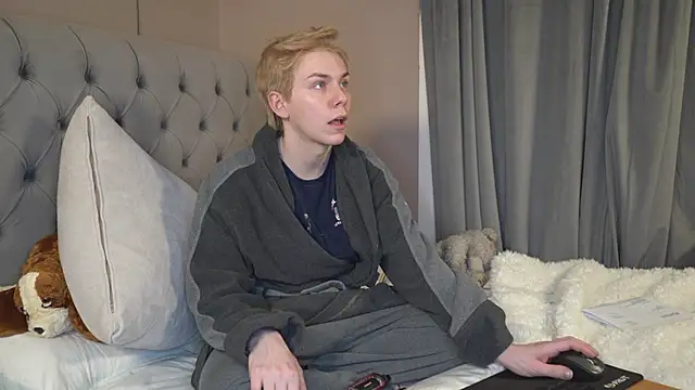 Snapshot of scottishtwink01 chatting on 02/24/26, 01:06 scottishtwink01 online show from 02/24/26, 01:06