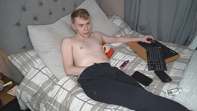 scottishtwink01 online show from 03/29/26, 11:50