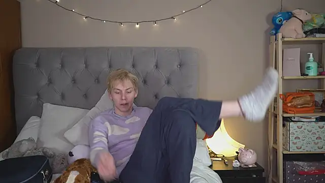 Snapshot of scottishtwink01 chatting on 02/19/26, 01:24 scottishtwink01 online show from 02/19/26, 01:24