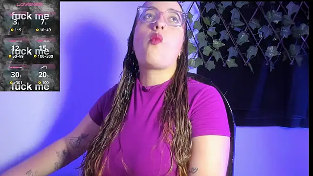 Snapshot of SussanMillerr_ chatting on 09/15/25, 01:28 SussanMillerr online show from 09/15/25, 01:28