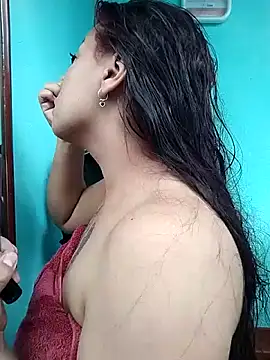 Snapshot of paola-yandex28 chatting on 09/29/25, 04:56 paola-yandex28 online show from 09/29/25, 04:56