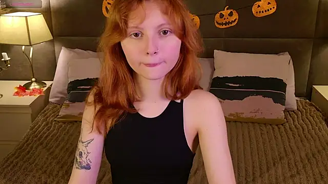 Snapshot of AlisHanson chatting on 10/16/25, 02:03 AlisHanson online show from 10/16/25, 02:03