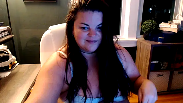 PlayWithBrittany online show from 10/21/25, 10:53