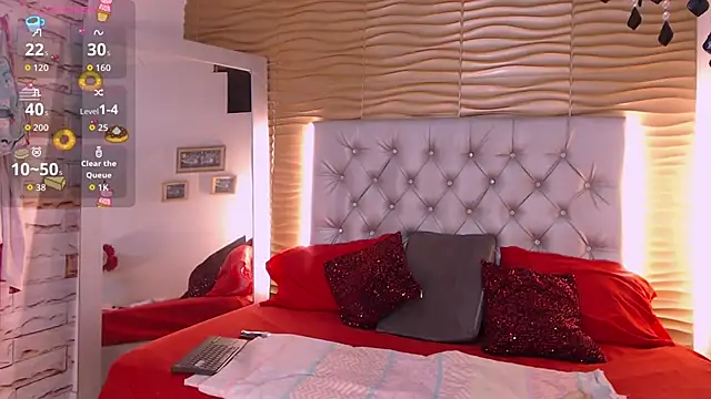 Snapshot of ValeryBerri chatting on 10/10/25, 12:17 ValeryBerri online show from 10/10/25, 12:17