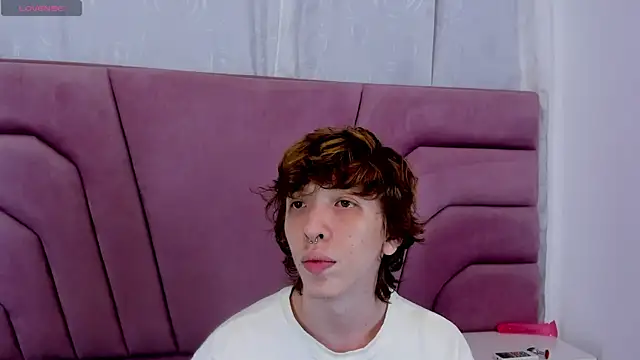 taylorleexx online show from 09/28/25, 07:43