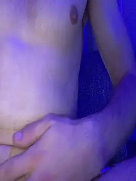 Snapshot of Immerhartundgeil chatting on 10/11/25, 01:06 Immerhartundgeil online show from 10/11/25, 01:06