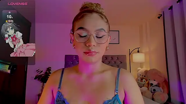 Snapshot of OxanaFedorova1- chatting on 07/17/26, 10:07 OxanaFedorova1- online show from 07/17/26, 10:07