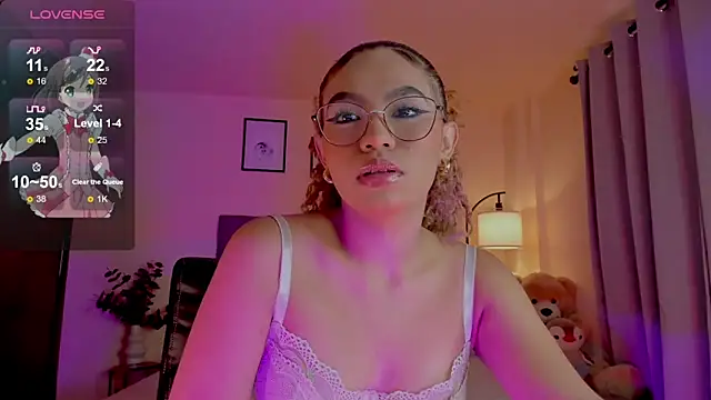Snapshot of OxanaFedorova1- chatting on 06/19/26, 08:25 OxanaFedorova1- online show from 06/19/26, 08:25