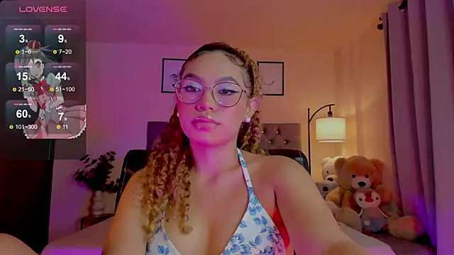 Snapshot of OxanaFedorova1- chatting on 06/14/26, 02:24 OxanaFedorova1- online show from 06/14/26, 02:24