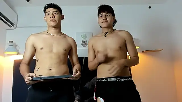 ryan cum23 online show from 10/04/25, 12:23