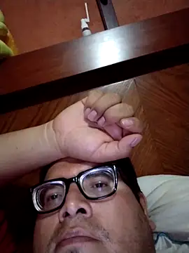 Snapshot of Santiagoqro85 chatting on 10/15/25, 03:49 Santiagoqro85 online show from 10/15/25, 03:49