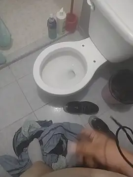 Snapshot of Santiagoqro85 chatting on 12/19/25, 12:47 Santiagoqro85 online show from 12/19/25, 12:47