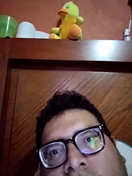 Snapshot of Santiagoqro85 chatting on 10/08/25, 12:50 Santiagoqro85 online show from 10/08/25, 12:50