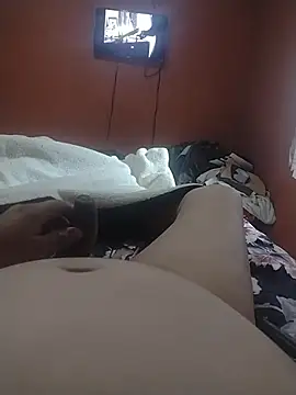 Snapshot of Santiagoqro85 chatting on 11/24/25, 02:06 Santiagoqro85 online show from 11/24/25, 02:06