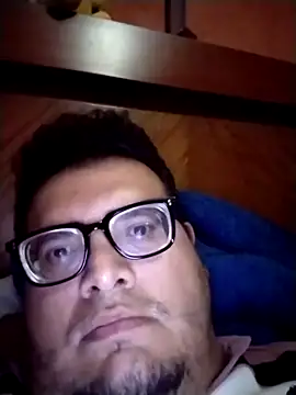 Snapshot of Santiagoqro85 chatting on 10/01/25, 03:00 Santiagoqro85 online show from 10/01/25, 03:00