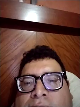 Snapshot of Santiagoqro85 chatting on 10/10/25, 12:50 Santiagoqro85 online show from 10/10/25, 12:50