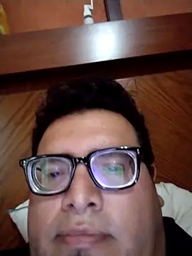 Snapshot of Santiagoqro85 chatting on 10/09/25, 05:46 Santiagoqro85 online show from 10/09/25, 05:46