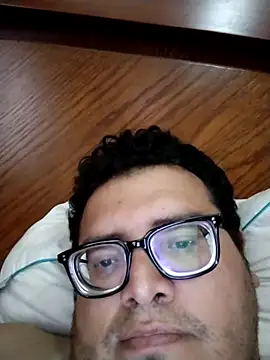 Snapshot of Santiagoqro85 chatting on 11/03/25, 06:55 Santiagoqro85 online show from 11/03/25, 06:55