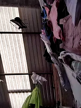 Snapshot of Santiagoqro85 chatting on 10/03/25, 05:03 Santiagoqro85 online show from 10/03/25, 05:03