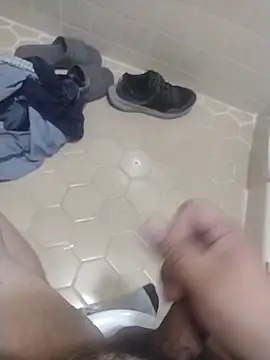 Snapshot of Santiagoqro85 chatting on 12/17/25, 09:42 Santiagoqro85 online show from 12/17/25, 09:42