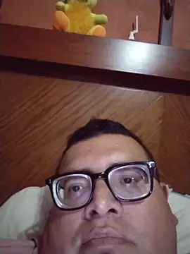 Snapshot of Santiagoqro85 chatting on 12/03/25, 12:55 Santiagoqro85 online show from 12/03/25, 12:55