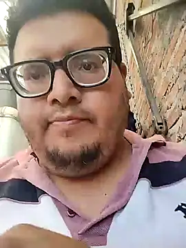 Snapshot of Santiagoqro85 chatting on 10/01/25, 08:35 Santiagoqro85 online show from 10/01/25, 08:35