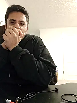 Snapshot of eyepach96 chatting on 10/04/25, 11:39 eyepach96 online show from 10/04/25, 11:39