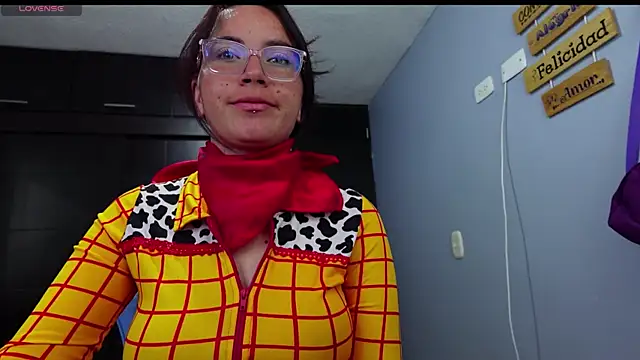 Snapshot of iriss_cardenas chatting on 09/23/25, 11:17 iriss cardenas online show from 09/23/25, 11:17