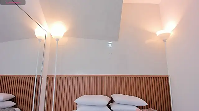 nicol giraldoo online show from 01/10/26, 03:57