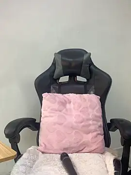 luna brown7 online show from 03/28/26, 07:53