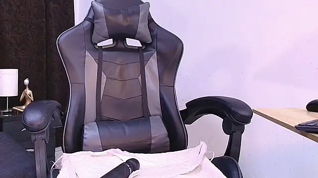 Snapshot of luna_brown7 chatting on 01/18/26, 10:40 luna brown7 online show from 01/18/26, 10:40