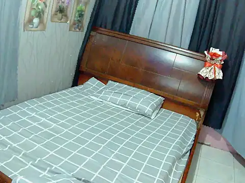 Snapshot of Chen_Lavin chatting on 02/15/26, 08:02 Chen Lavin online show from 02/15/26, 08:02