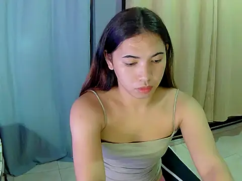 Snapshot of Chen_Lavin chatting on 10/15/25, 07:27 Chen Lavin online show from 10/15/25, 07:27