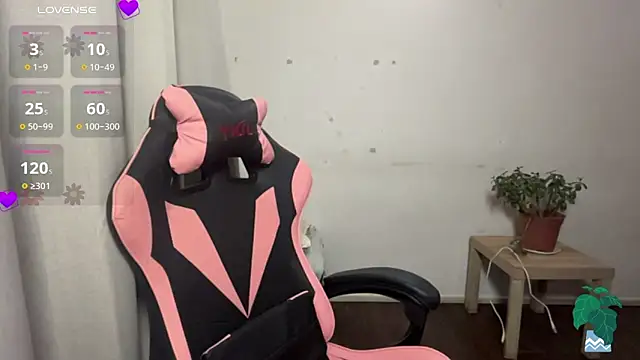 valentinauwu online show from 03/02/26, 12:44