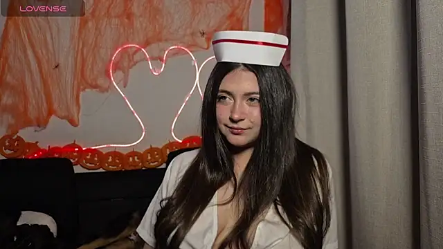 valentinauwu online show from 10/25/25, 04:22