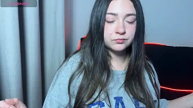 valentinauwu online show from 10/19/25, 01:30