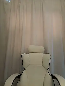 wly2028 online show from 10/04/25, 04:58